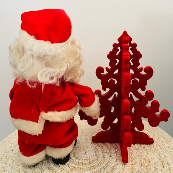 Adorable Vintage 10” Mechanical Santa, Handmade Wood Sleigh, Velvet Flocked Tree - Picture 9 of 14